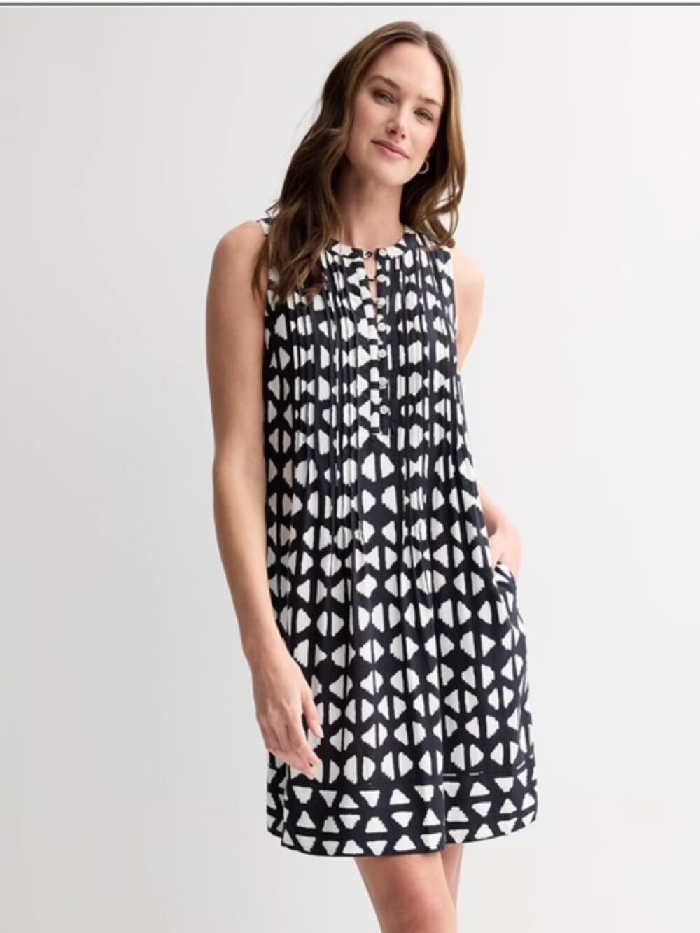 Women's Sonoma Onyx Triangle Geo Sleeveless Black + White Pintuck Dress Size L